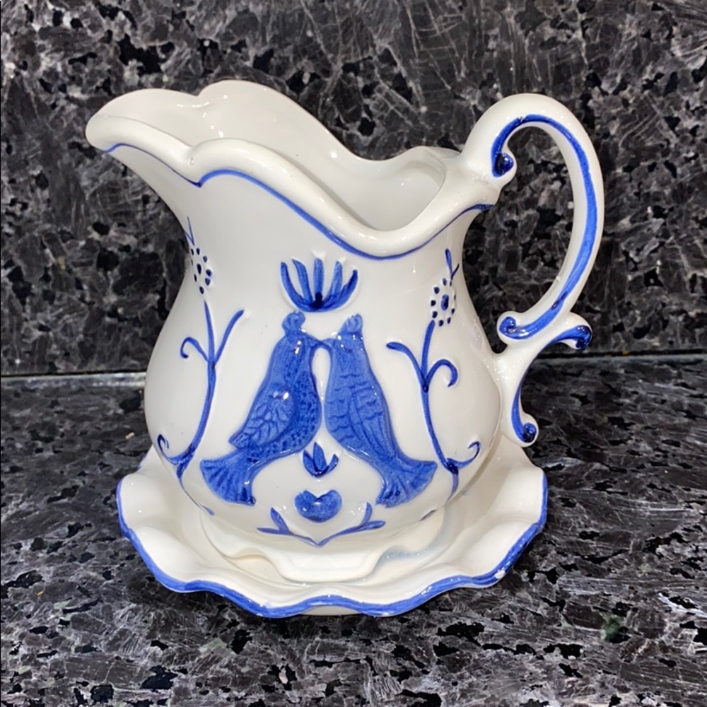 Enesco pitcher with plate love birds‎